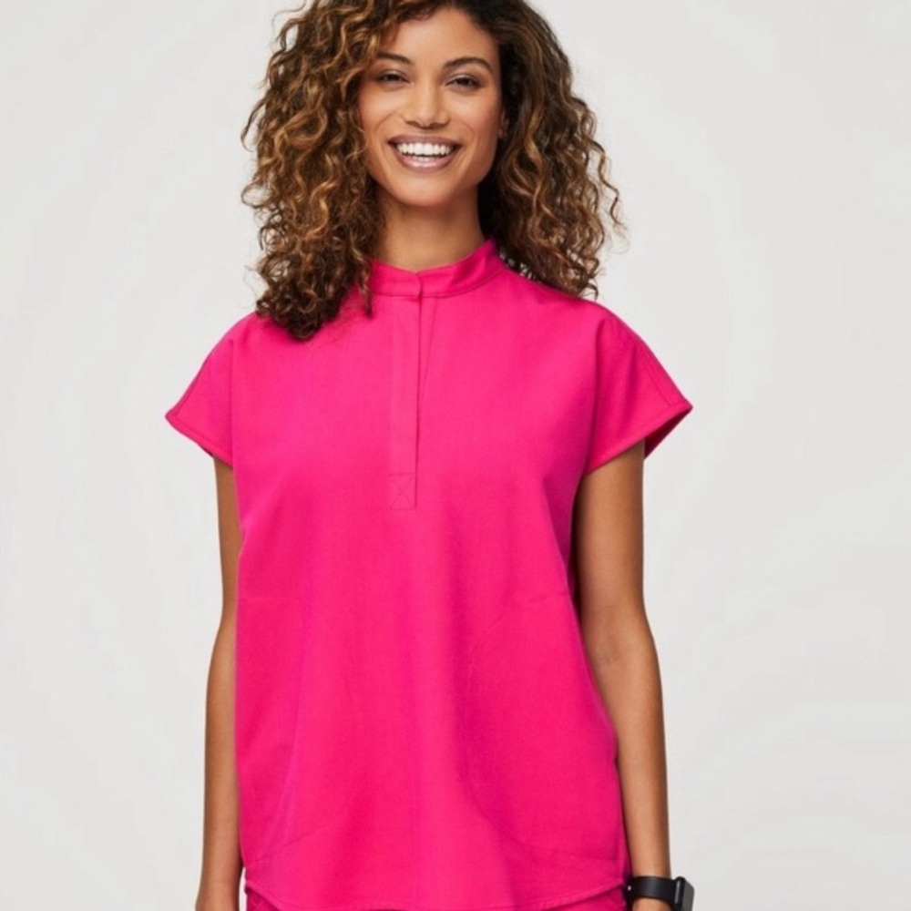 Figs- Rafaela scrub top- size small- Shocking pink